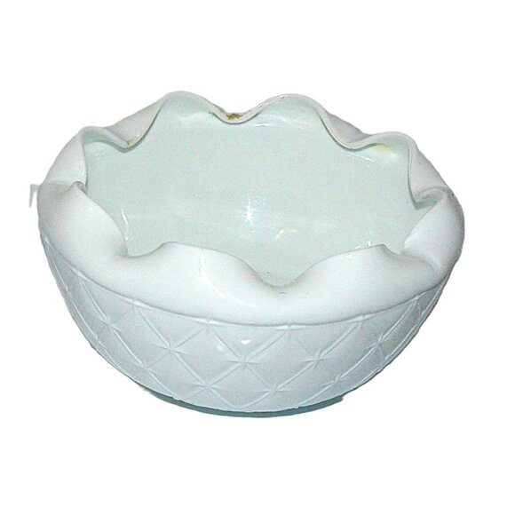 Vintage White Milk Glass Bowl w Ruffled Crimped Edge & Diamond Pattern - Picture 3 of 4